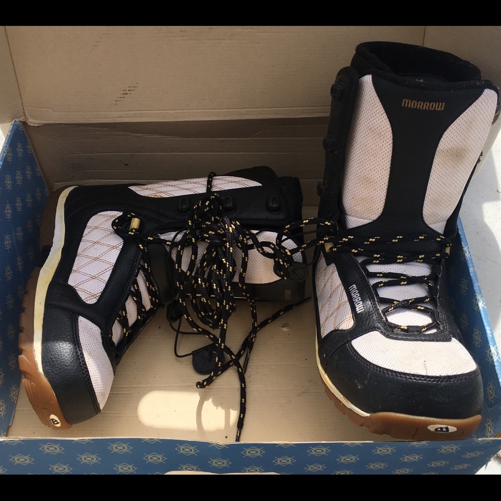 Morrow snow boots.                   @Mm’sH